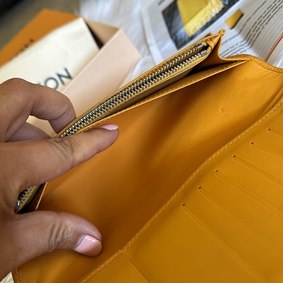 Louis Vuitton Brazza Wallet yellow long wallet saffron aerogramme - Picture 14 of 17